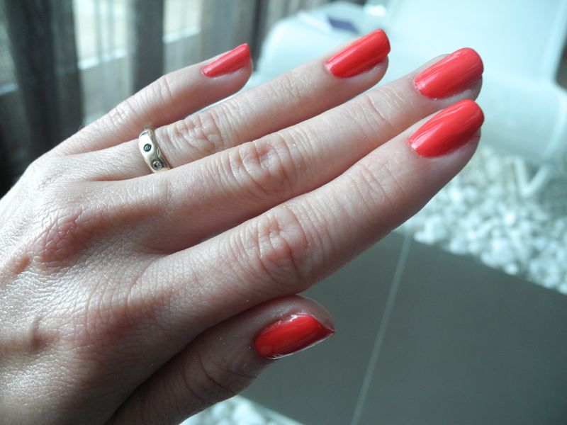 Mit diesem einfachen Trick trocknet dein Nagellack sofort!