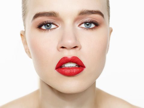 Lippenkorrektur: Mit diesem Trick endlich vollere Lippen!
