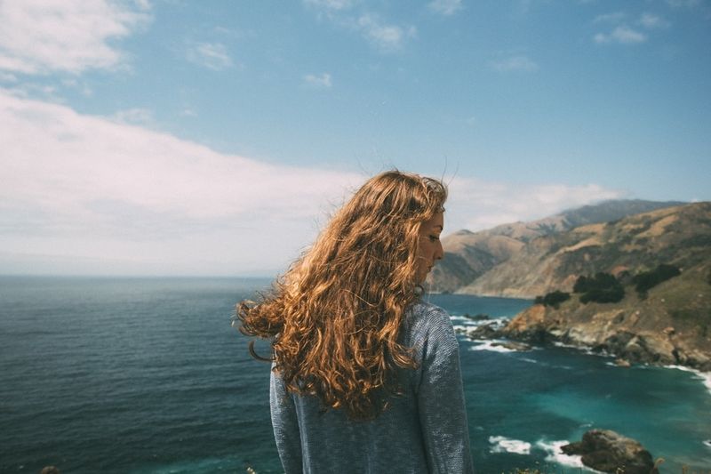 10 Dinge, die nur Frauen mit Locken verstehen