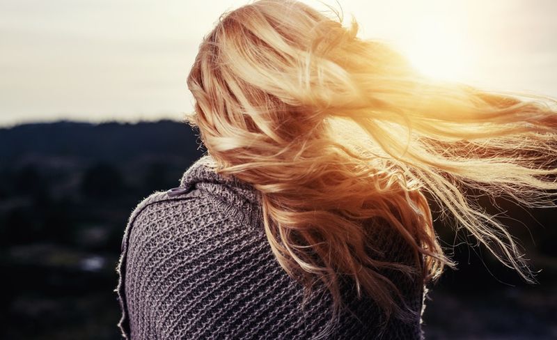 Das passiert wirklich, wenn du deine Haare nicht mehr föhnst