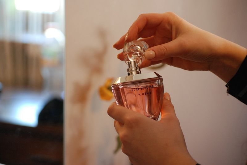 Die besten Parfumtricks für einen langanhaltenen Duft