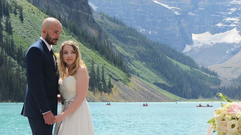 Sollte eine Frau bei der Hochzeit den Namen ihres Mannes annehmen?