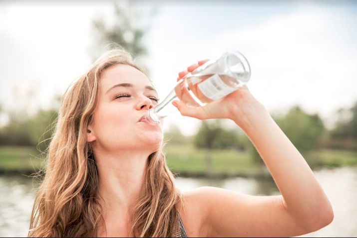 Auf diese Weise hilft dir Wasser dabei, richtig viel abzunehmen!