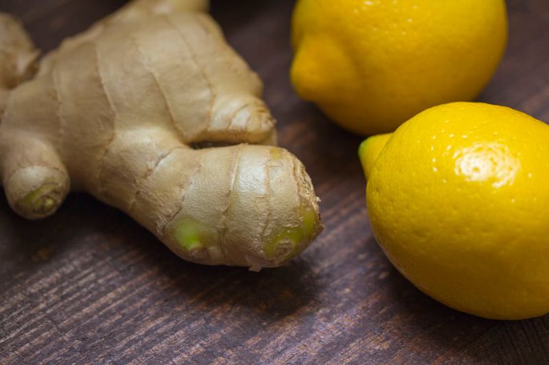 5 Lebensmittel, die bei Bauchschmerzen wirklich helfen