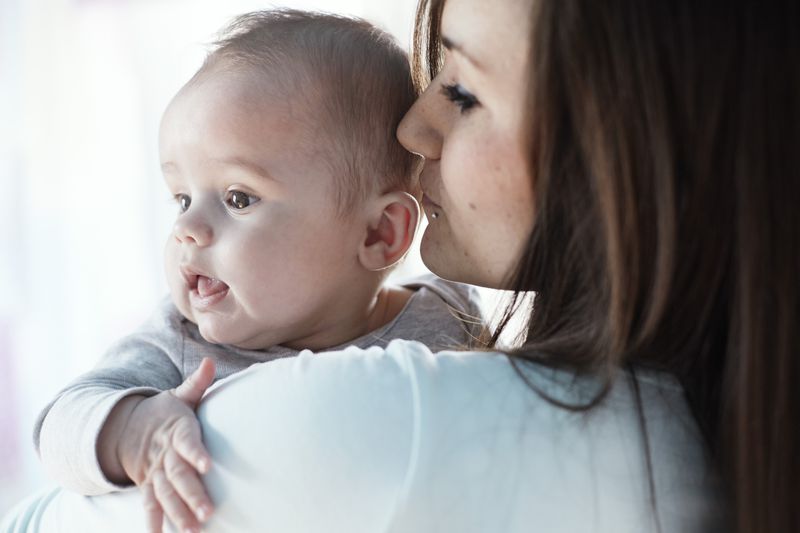 Die Mutterglücklüge: Wie es ist zu bereuen, ein Kind bekommen zu haben