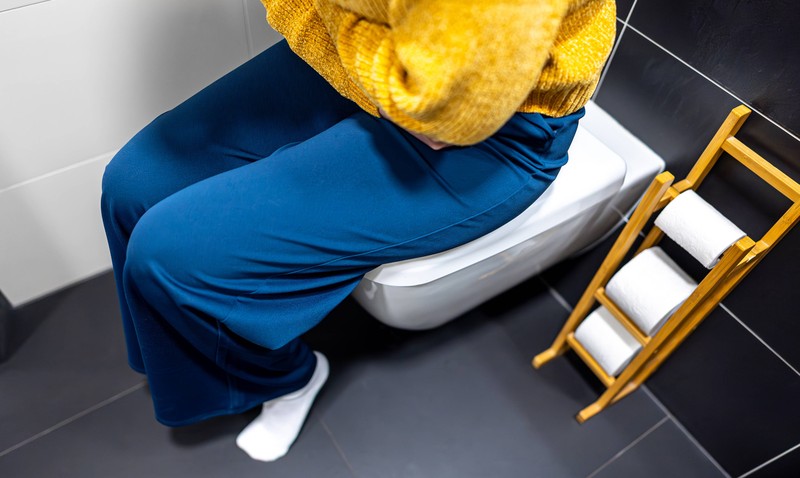Auch bei Blut in der Toilette musst du besonders aufpassen.