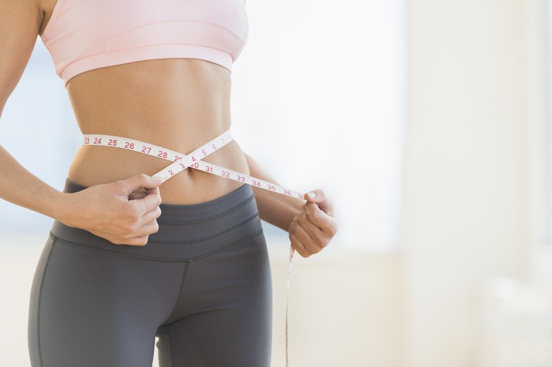 Mit diesem Essen bekommt ihr einen flachen Bauch