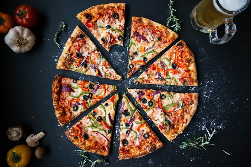 Mit diesem Essen bekommt ihr einen flachen Bauch