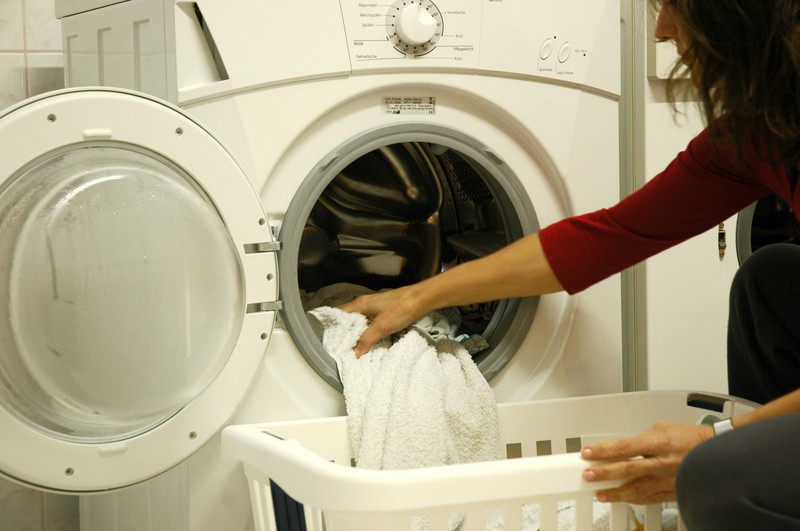 So wird deine Waschmaschine keimfrei und sauber.