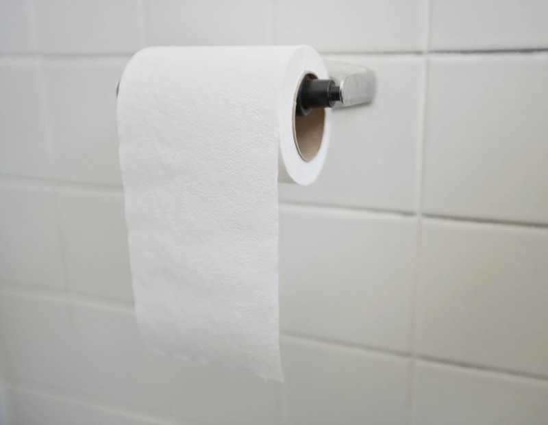 Beim Benutzen vom Toilettenpapier solltest du auch auf eine ganz bestimmte Regel achten.
