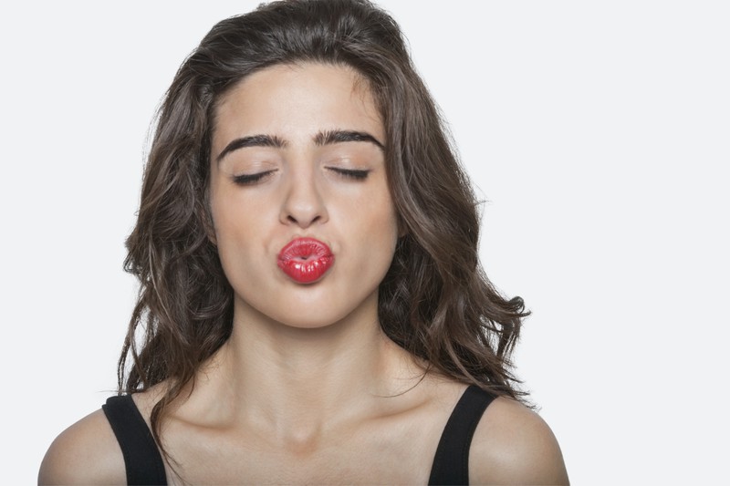 Auffälligen Lippenstift mögen Männer beim Küssen gar nicht