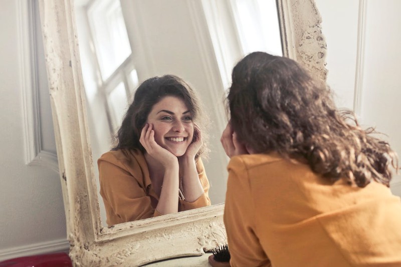 5 Make-Up Trends, die jede Frau Ü30 kennen sollte