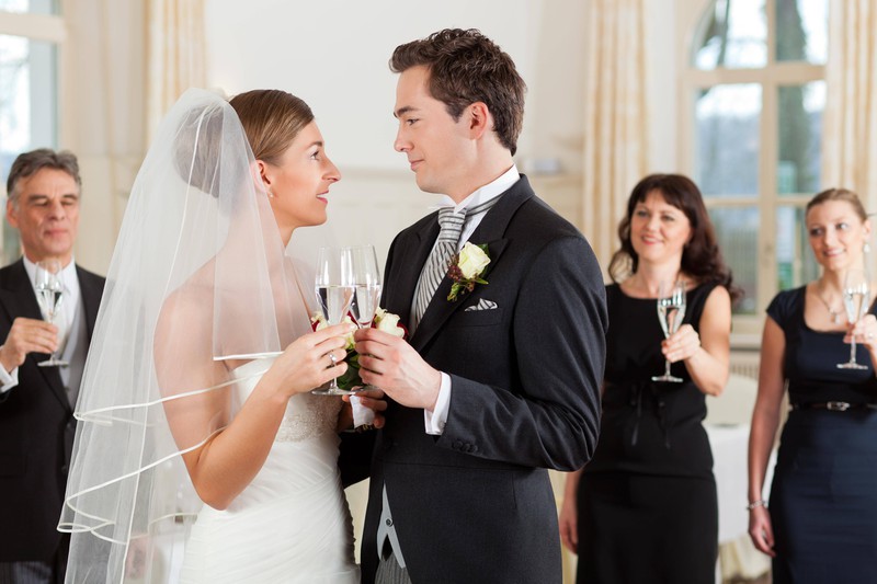Manchmal bemerken Photografen am Lachen des Brautpaars, ob die Ehe halten wird.