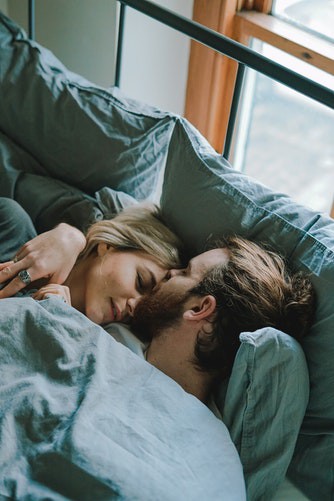 Gemeinsam Einschlafen: 6 Dinge, die jede Frau nerven