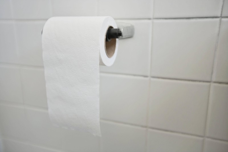 Über den Umgang mit Toilettenpapier diskutieren viele Paare
