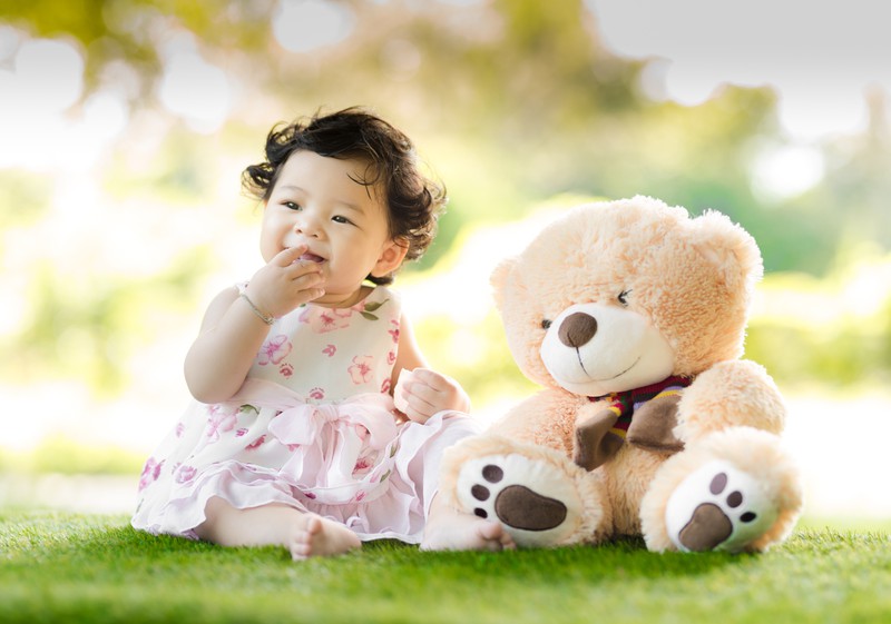 10 wunderschöne Babynamen, die „Glück“ bedeuten