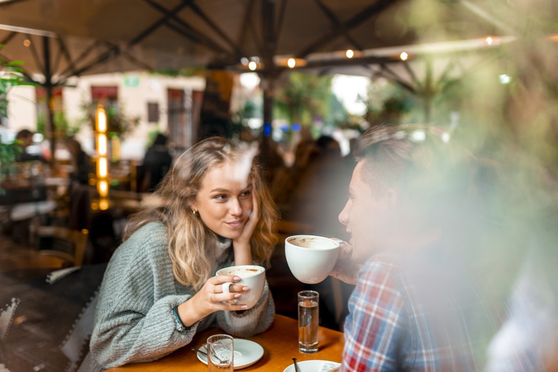 Ein Date zwischen zwei Menschen