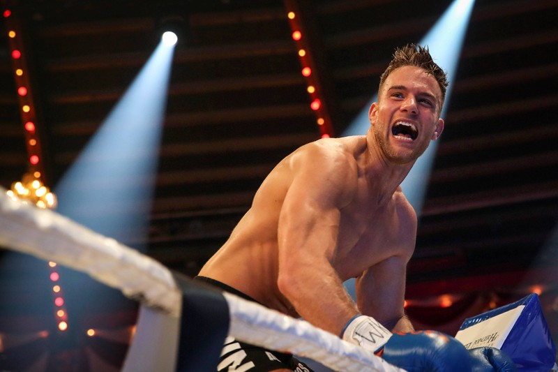 Sebastian Preuss, der Bachelor 2020, bei einem Thai-Boxen Kampf 2018.