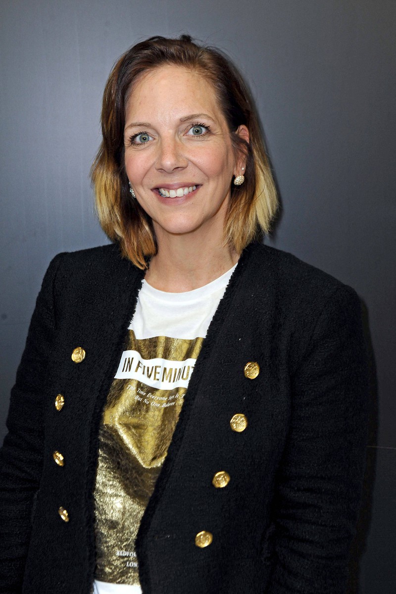Man erkennt Daniela Büchner, die sich eine Typveränderung zutraut, weil sie im Dschungelcamp so viel über sich ergehen lassen musste