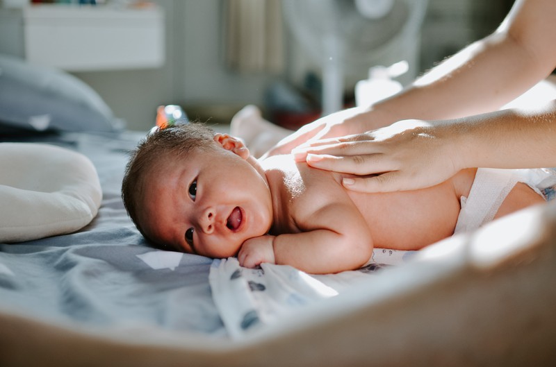Wenn bei einem Neugeborenen der Atem aussetzt, ist sogar das kein Grund zur Sorge