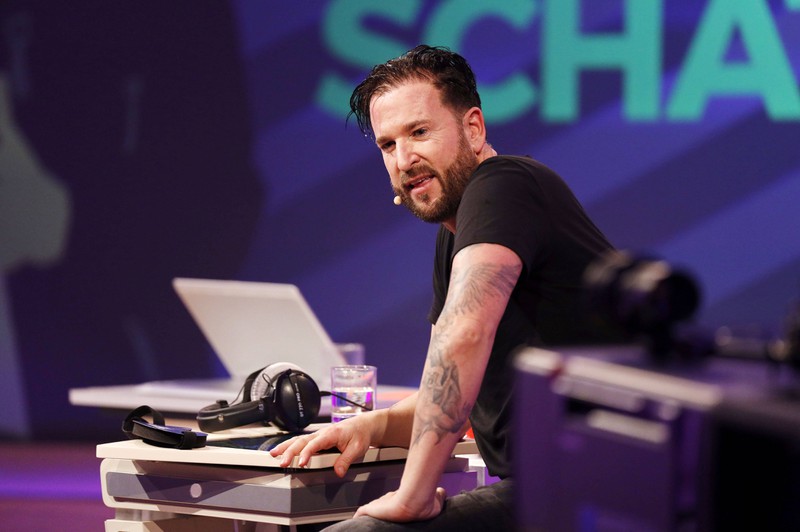 Der Schlagerstar ist im TV-Duell mit Oliver Pocher zu sehen.