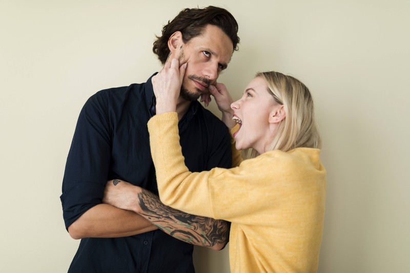 Zwillings-Frauen haben oft damit zu kämpfen, den richtigen Partner zu finden.