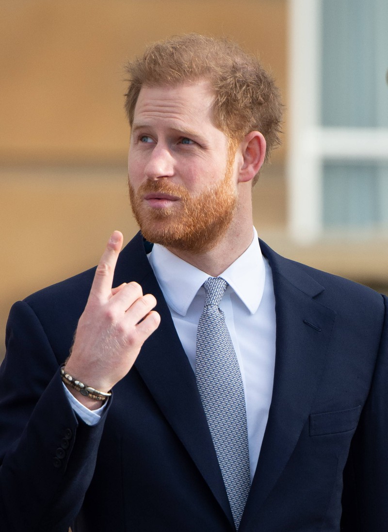 Prinz Harry erinnert das silberne Schmuckstück an seine Mutter Diana.