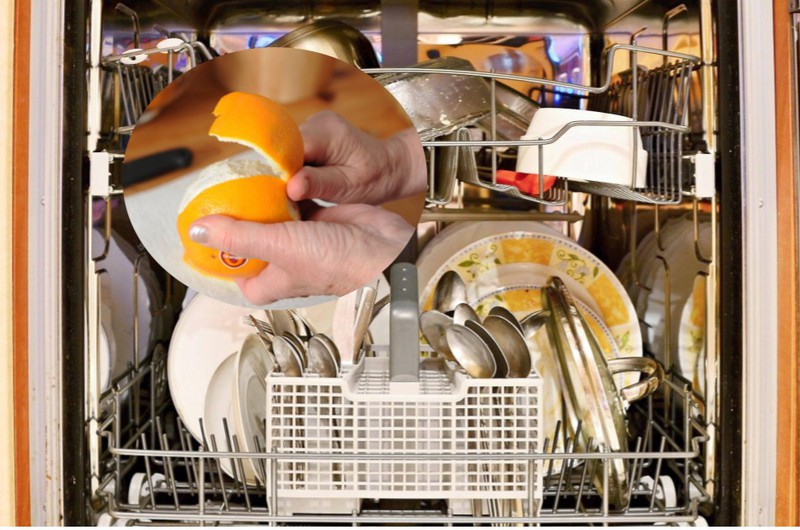 Orangenschalen kann man in die Spülmaschine legen, um den Geruch zu ändern
