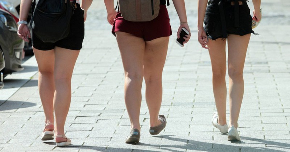 Was hilft gegen geschwollene Beine im Sommer?