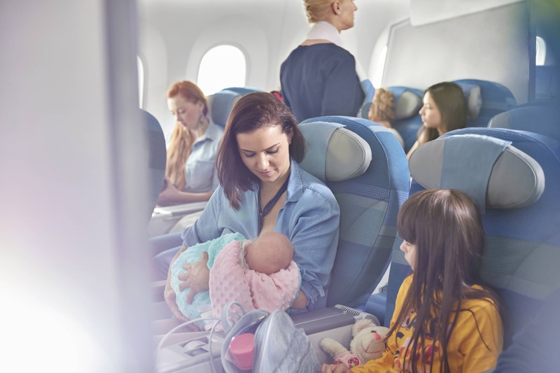 Babys schreien öfter in der Öffentlichkeit