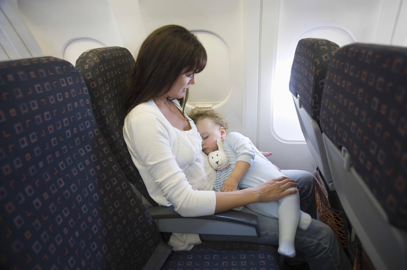 Das Baby hat im Flugzeug die ganze Zeit geschrien