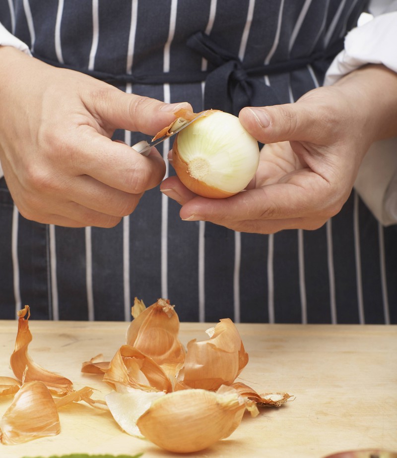 5 gute Gründe, warum du Zwiebelschalen nicht wegwerfen solltest