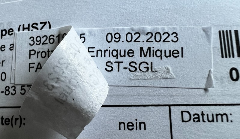 In Deutschland ist es nicht so einfach den Namen noch einmal zu ändern, wenn er erst mal gemeldet wurde.