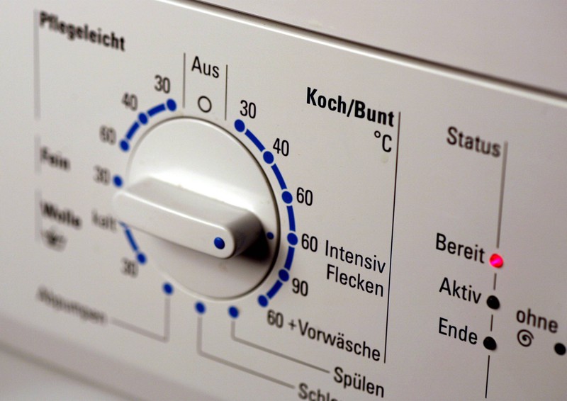Die richtige Temperatur ist wichtig, damit sich das Pulverwaschmittel auflöst.