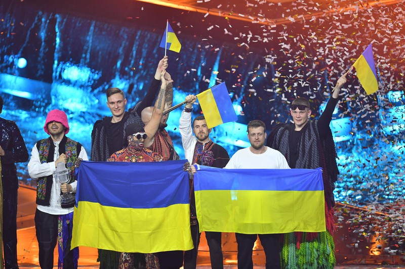 Das ukrainische Kalush Orchestra gewinnt den ESC.