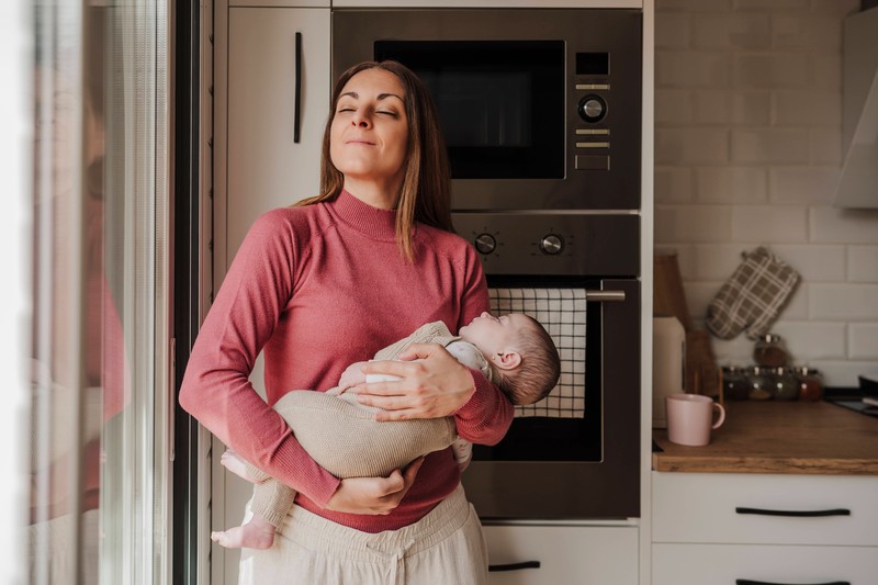 Gönn dir kleine Pausen, um den Moment bewusst zu genießen und freundlich mit dir selbst umzugehen.