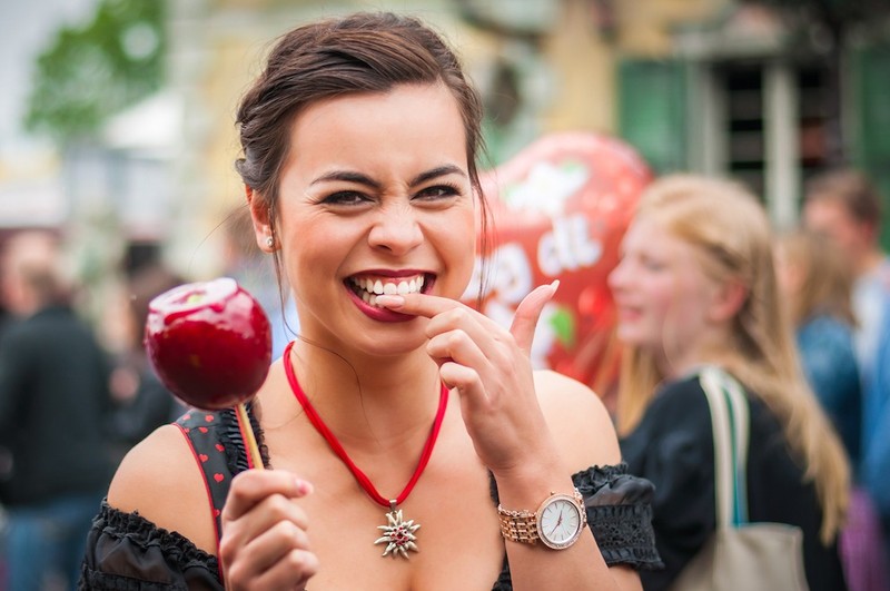 Mit dem Oktoberfest in diesem Jahr kamen einige neue Dirndl-Trends auf den Markt.