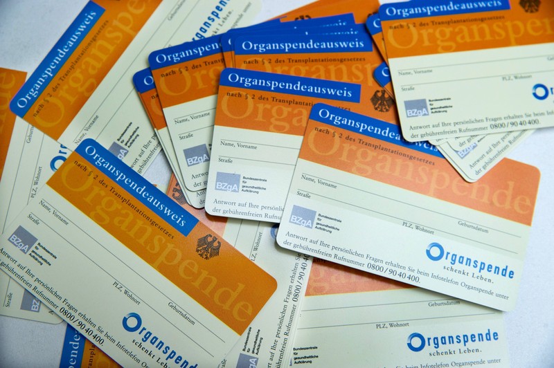 Es ist ganz einfach, den Organspendeausweis zu erhalten. Dafür gibt es eine Webseite.