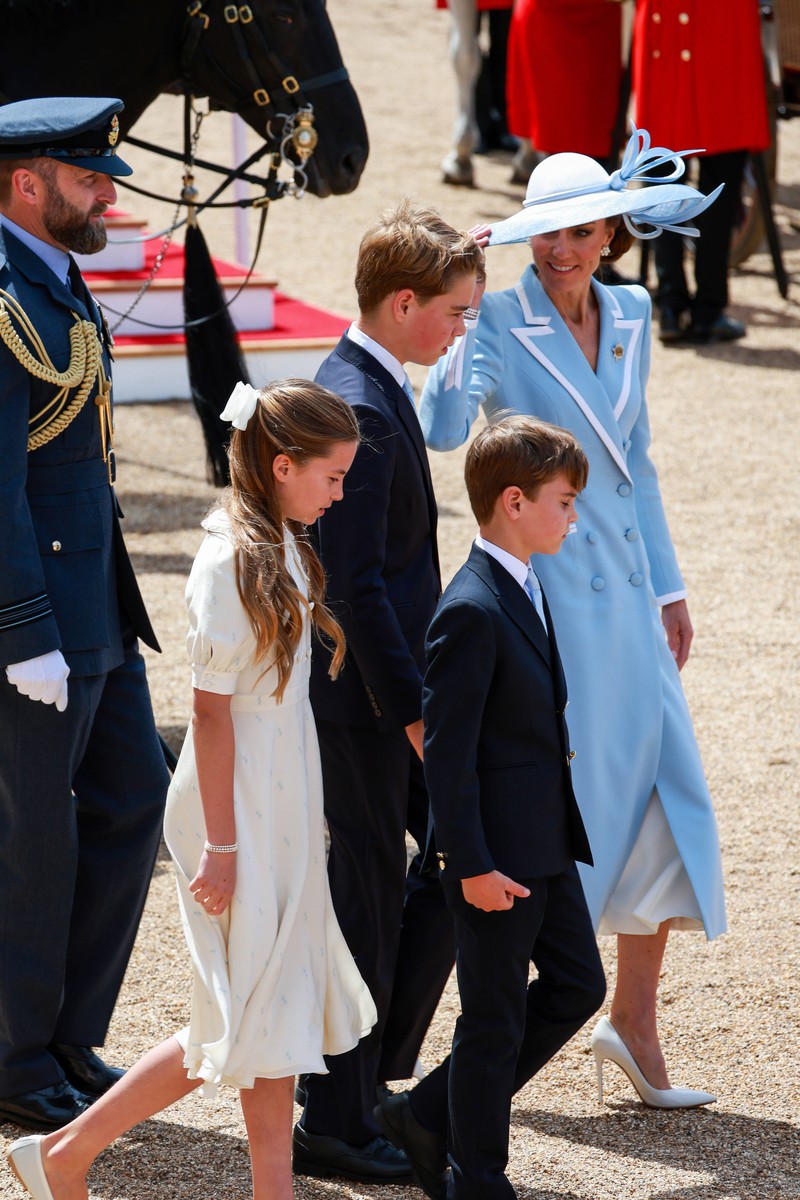 Prinz George, Prinzessin Charlotte und Prinz Louis tragen in der Schule den Nachnamen Wales.