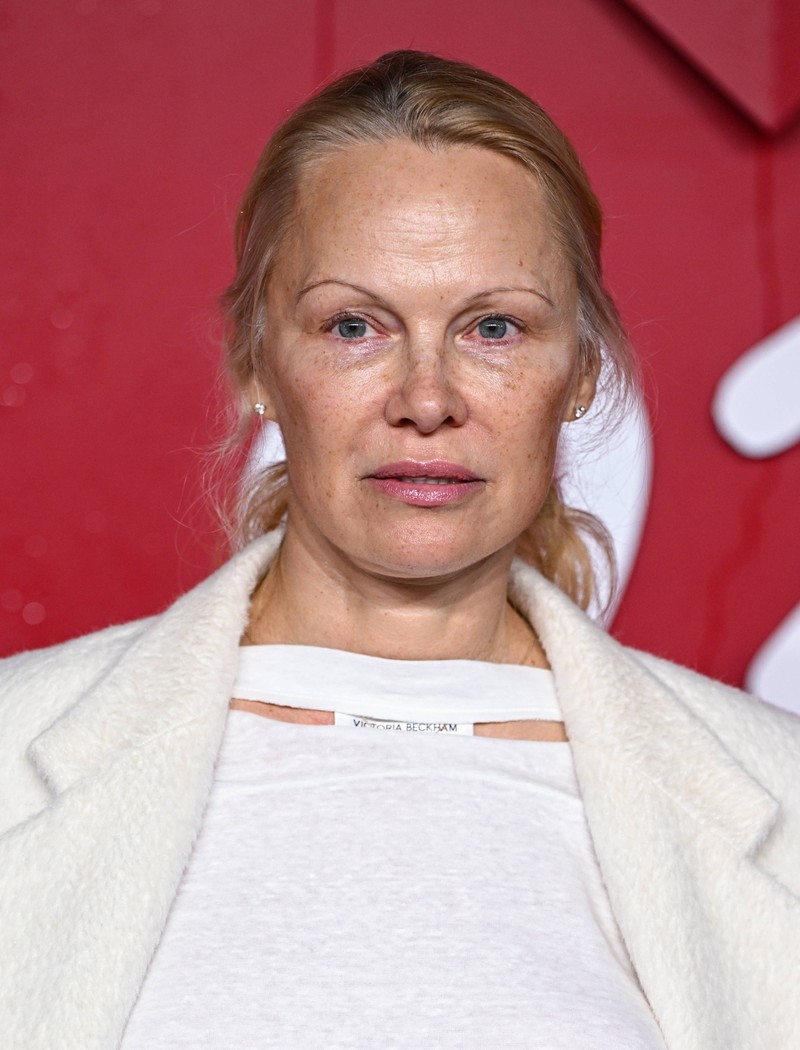 Pamela Anderson tritt heute nicht mehr geschminkt, sondern völlig ohne Make-up in die Öffentlichkeit