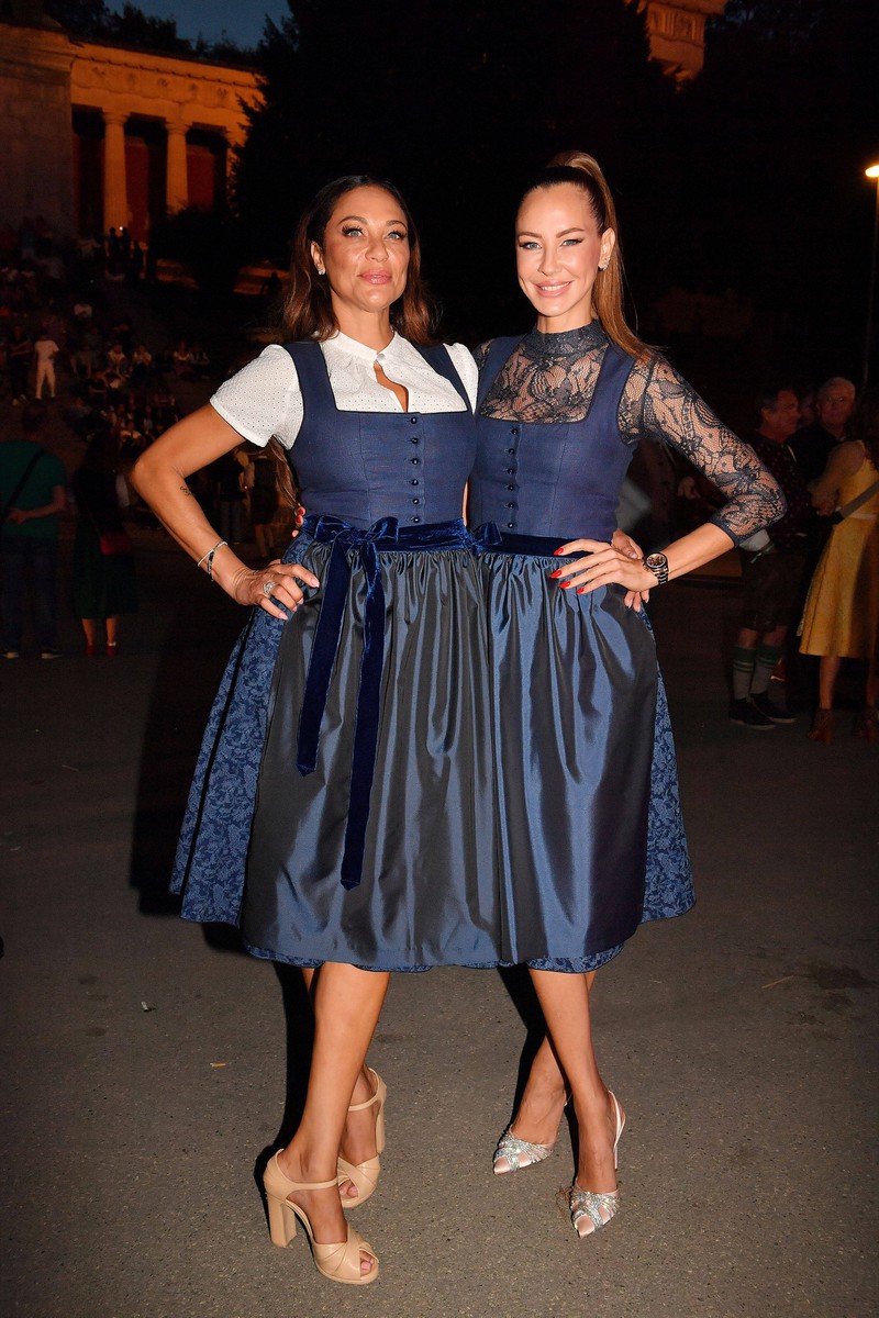 Alessandra Meyer-Wölden & Lilly Becker waren beim Oktoberfest und trugen ein blaues Dirndl