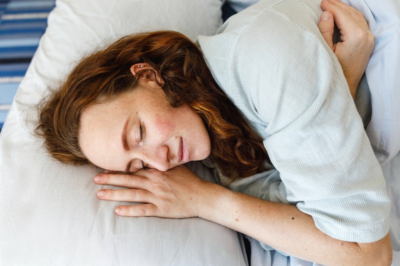 Die Wahl der Schlafposition, Matratze und Kopfkissen ist nicht zu unterschätzen.