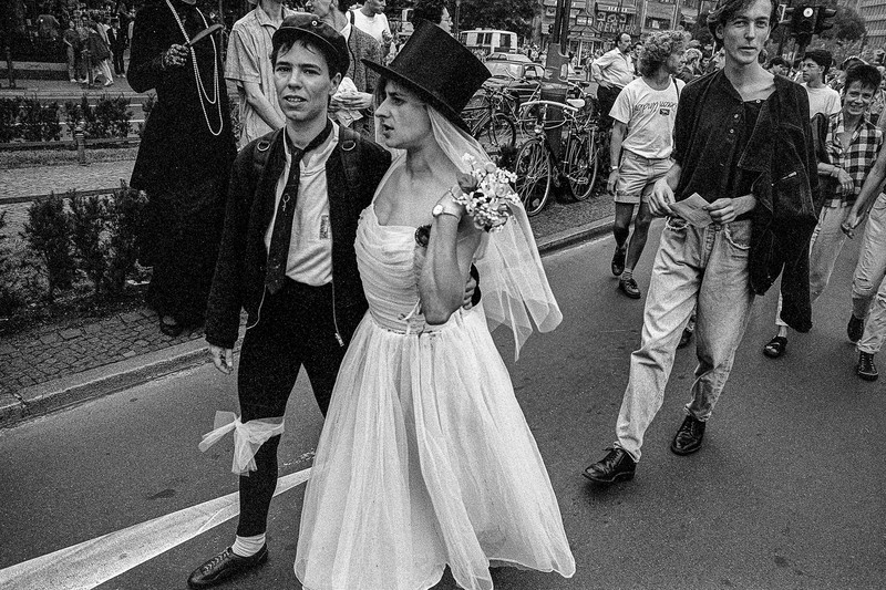 Seine Wurzeln hat der CSD in New York im Jahr 1969. Nur 11 Jahre später wurde dann der erste CSD in Berlin veranstaltet.