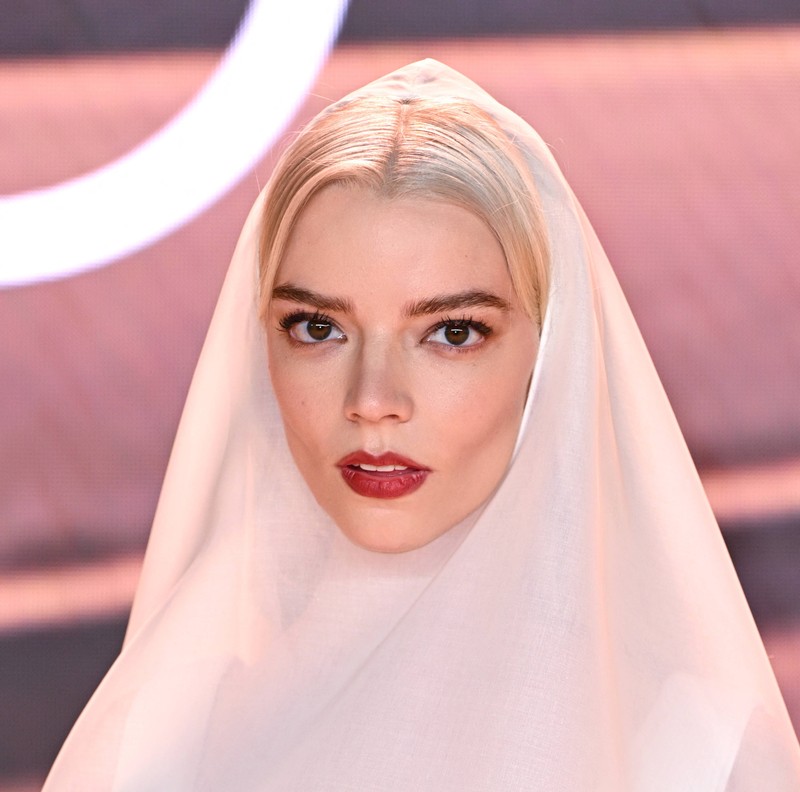 Laut Dr. Julian De Silva ist Anya Taylor Joy die schönste Frau der Welt.