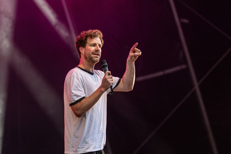 Luke Mockridge entfachte durch seine diskriminierenden Aussagen gegenüber Menschen mit Behinderung einen Shitstorm