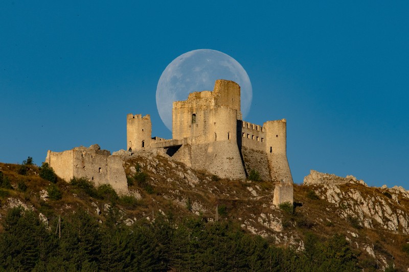 Der Mond hat einen großen Einfluss auf unsere Welt.