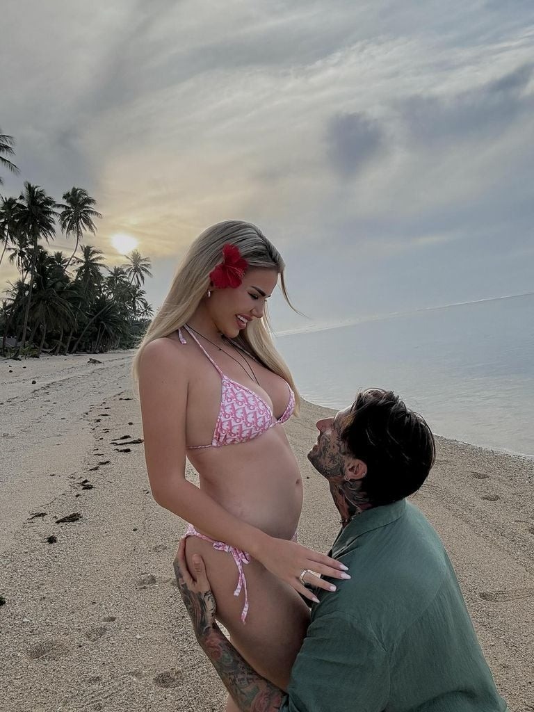 Kim Virginia Hartung postet nach der Stillgeburt ihrer Tochter Fotos, auf dem sie mit Babybauch zu sehen sein soll.