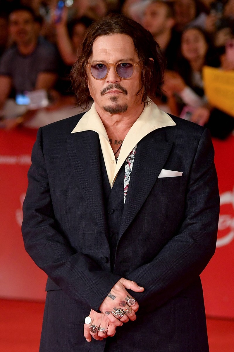 Johnny Depp ist auf einem Auge fast blind.