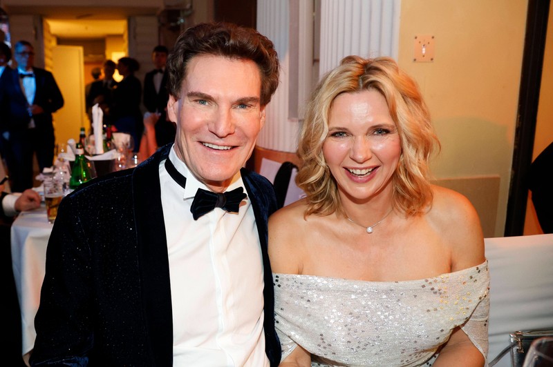 Veronica Ferres half Carsten Maschmeyer aus der Sucht. Inzwischen sind sie lange verheiratet.
