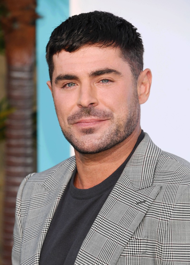 Zac Efron lebt seit dem Jahr 2016 ohne Alkohol, nachdem er süchtig war.